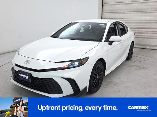 White 2025 Toyota Camry SE