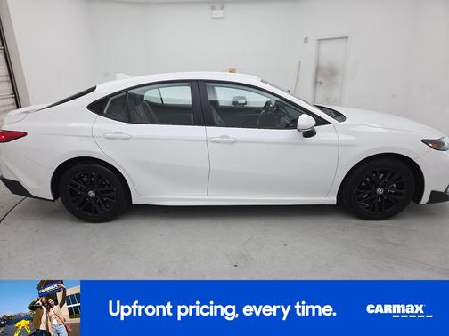 White 2025 Toyota Camry SE