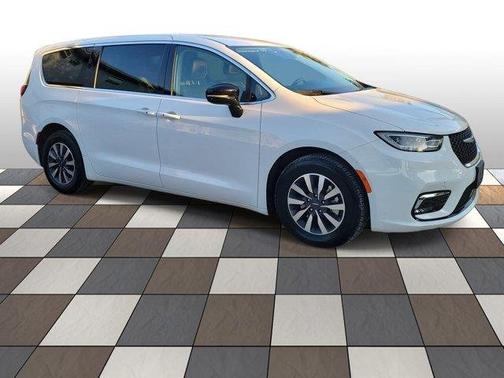 Bright White Clearcoat 2024 Chrysler Pacifica Hybrid Select FWD