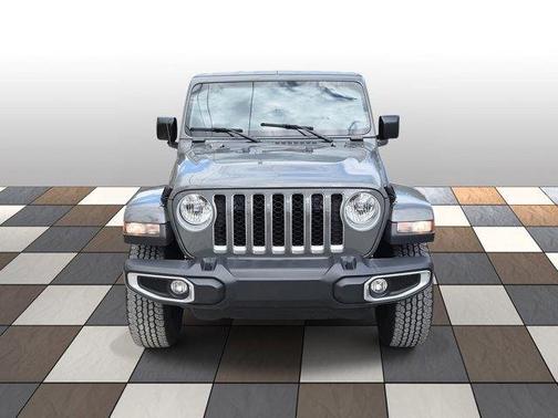 Granite Crystal Metallic Clearcoat 2023 Jeep Gladiator Overland 4x4 *Ltd Avail*