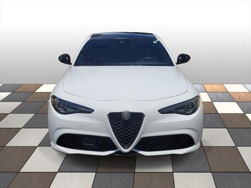 Alfa White 2023 Alfa Romeo Giulia Veloce RWD