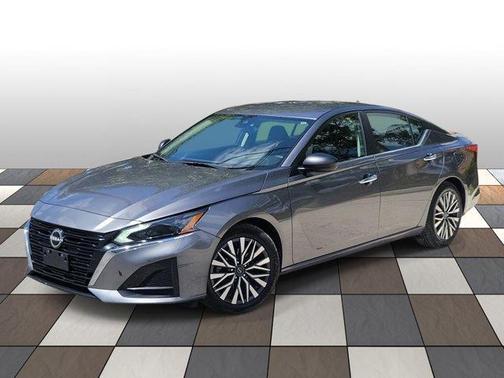 Gun Metallic 2024 Nissan Altima 2.5 SV