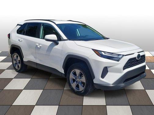 Ice Cap 2024 Toyota RAV4 XLE