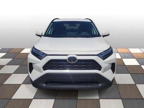 Ice Cap 2024 Toyota RAV4 XLE