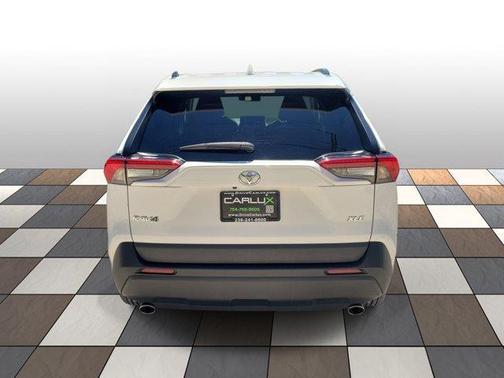 Ice Cap 2024 Toyota RAV4 XLE