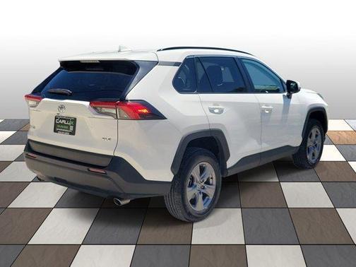 Ice Cap 2024 Toyota RAV4 XLE
