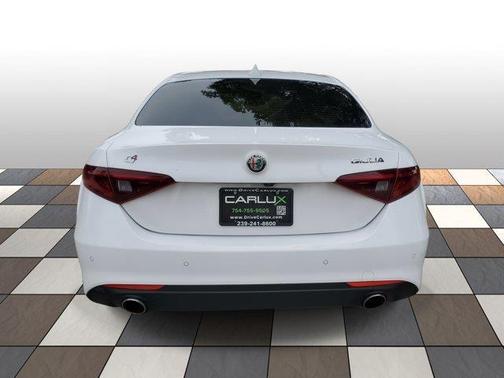 2021 Alfa Romeo Giulia Base