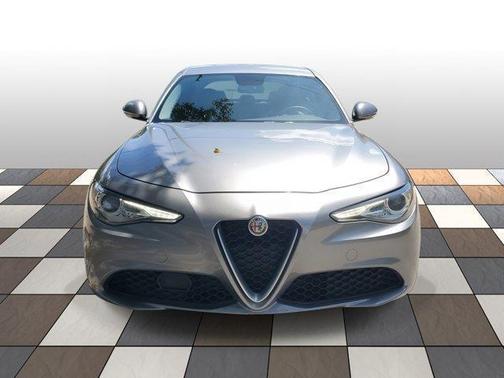 Stromboli Gray Metallic 2018 Alfa Romeo Giulia RWD