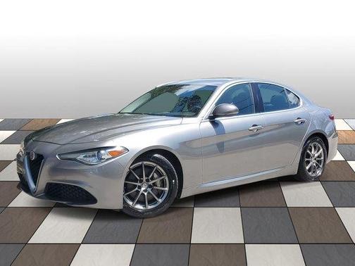 Stromboli Gray Metallic 2018 Alfa Romeo Giulia RWD