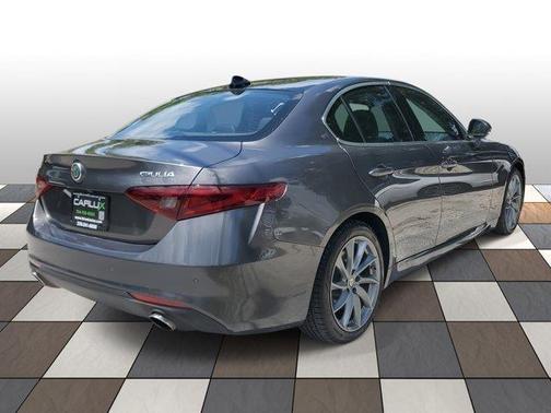2021 Alfa Romeo Giulia Base
