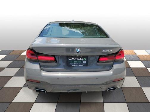 2022 BMW 530 i