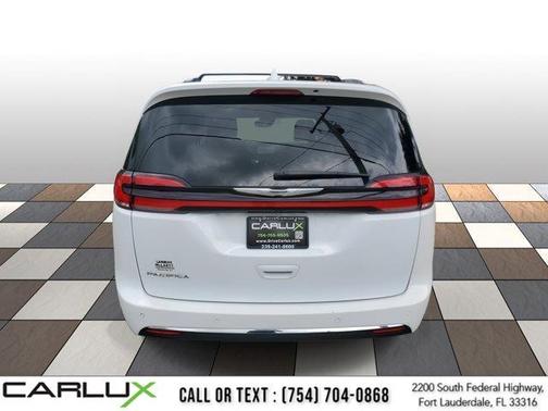 2022 Chrysler Pacifica Touring L