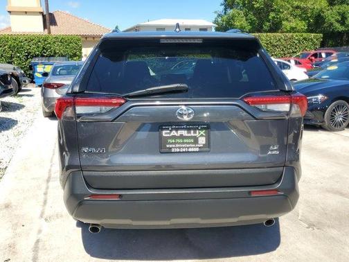 2021 Toyota RAV4 LE