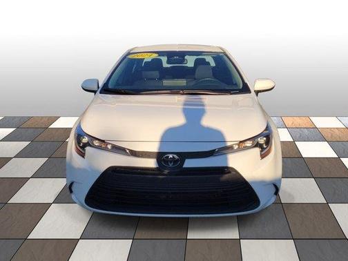Ice Cap 2024 Toyota Corolla LE CVT (Natl)