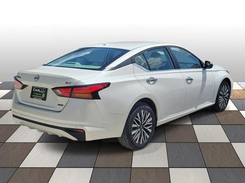 Pearl White Tricoat 2024 Nissan Altima 2.5 SV AWD Sedan
