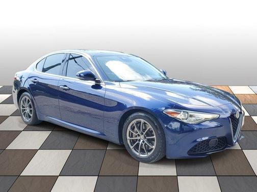 2017 Alfa Romeo Giulia Base