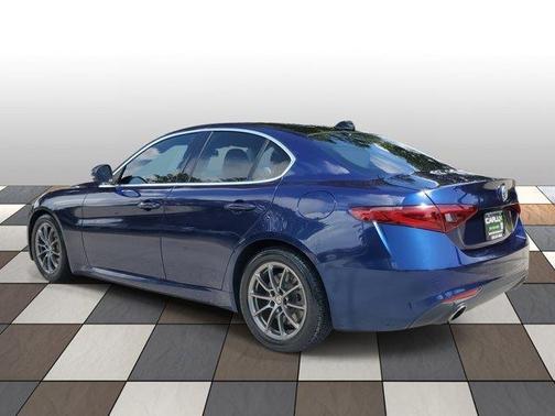2017 Alfa Romeo Giulia Base
