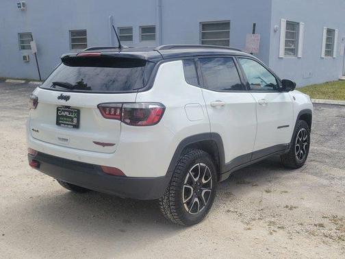 Bright White Clearcoat 2024 Jeep Compass Trailhawk