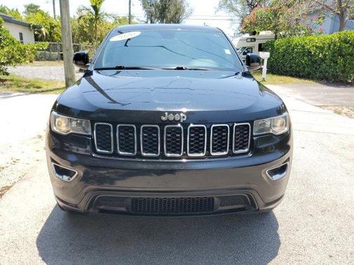 2020 Jeep Grand Cherokee Laredo