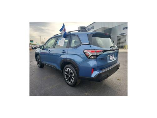 2025 Subaru Forester Base
