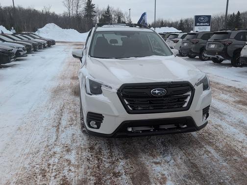 Crystal White Pearl 2024 Subaru Forester Limited