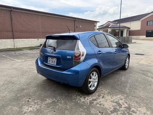 Blue Streak Metallic 2014 Toyota Prius c One