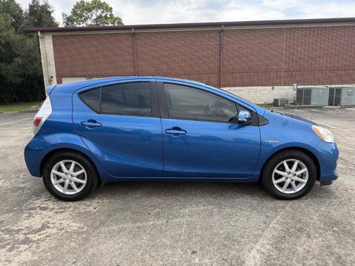 Blue Streak Metallic 2014 Toyota Prius c One