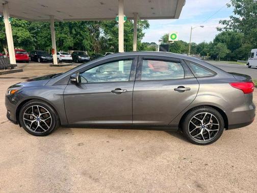 Gray 2017 Ford Focus SEL