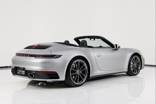 2022 Porsche 911 Carrera