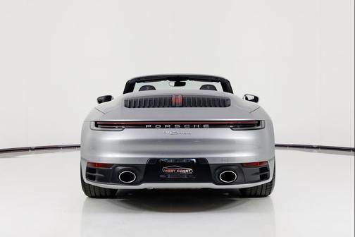 2022 Porsche 911 Carrera