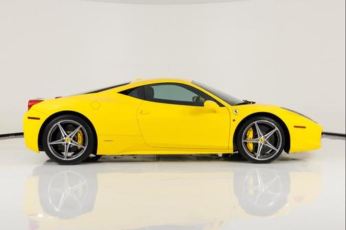 Giallo Modena 2011 Ferrari 458 Italia Base
