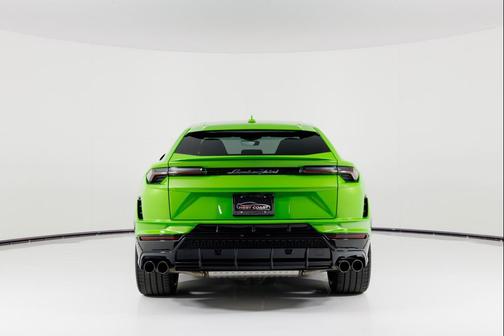 2023 Lamborghini Urus S