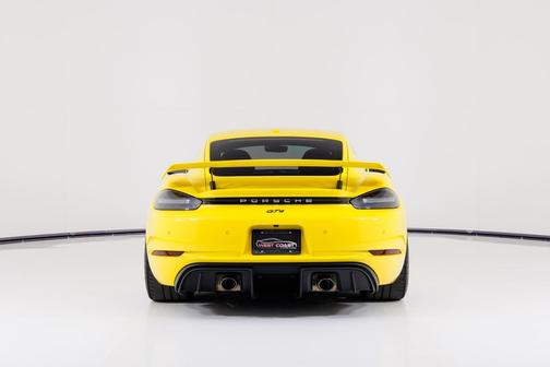 2022 Porsche 718 Cayman GT4