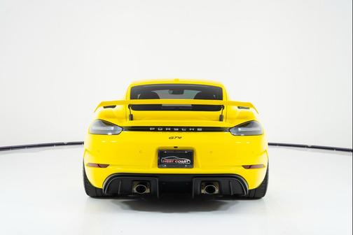 2022 Porsche 718 Cayman GT4