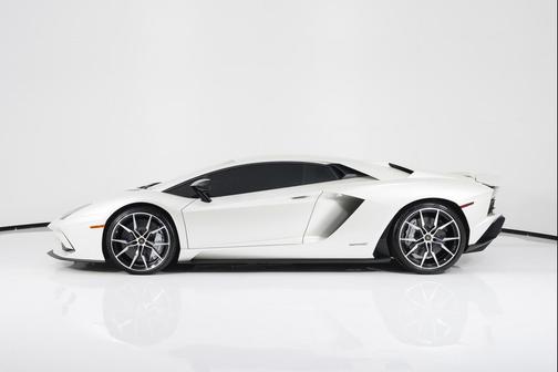 2018 Lamborghini Aventador S LP 740-4 S
