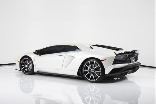 2018 Lamborghini Aventador S LP 740-4 S