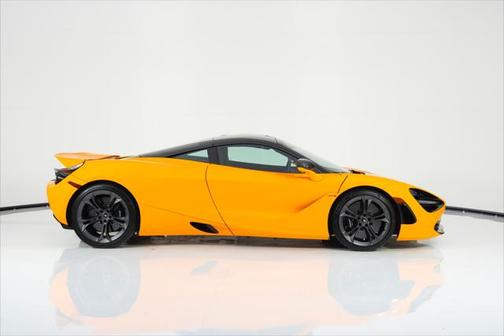 2022 McLaren 720S Base