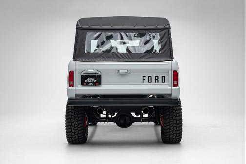 Grey 1971 Ford Bronco