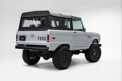 Grey 1971 Ford Bronco