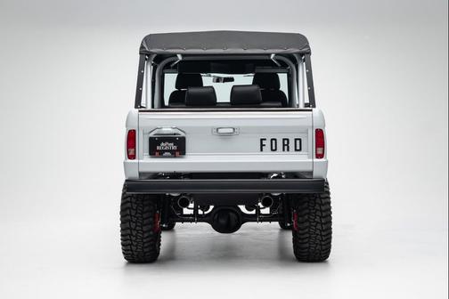 Grey 1971 Ford Bronco
