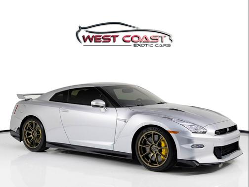 2024 Nissan GT-R T-spec Dual-clutch 6-Speed Transmission