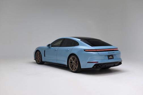 Frozen Blue Metallic 2026 Porsche Panamera GTS