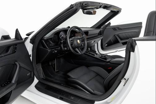 2023 Porsche 911 Carrera GTS