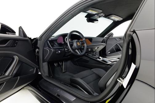 2024 Porsche 911 GT3 w/Touring Package