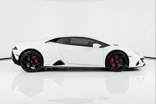 Bianco Icarus Metallic 2020 Lamborghini Huracan EVO LP 640-4 EVO