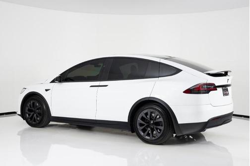 Photo 5 of 38 of 2022 Tesla Model X Plaid