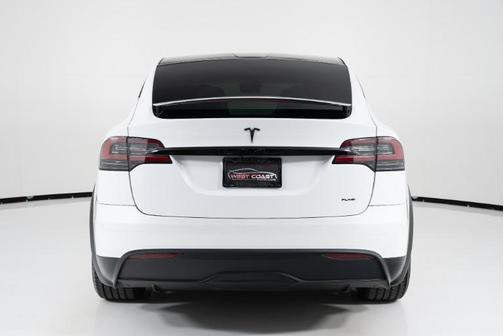 Photo 4 of 38 of 2022 Tesla Model X Plaid