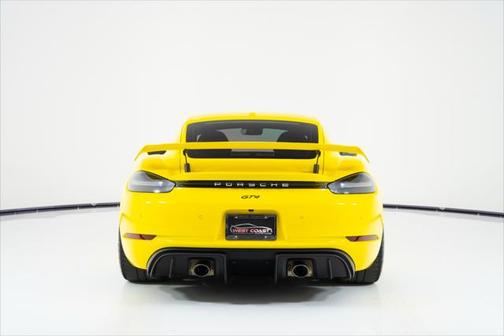 2022 Porsche 718 Cayman GT4