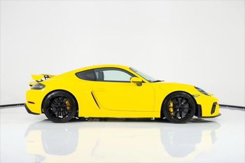 2022 Porsche 718 Cayman GT4