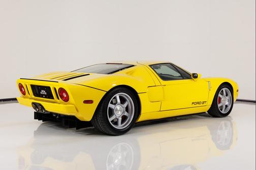Speed Yellow Clearcoat 2006 Ford GT Coupe